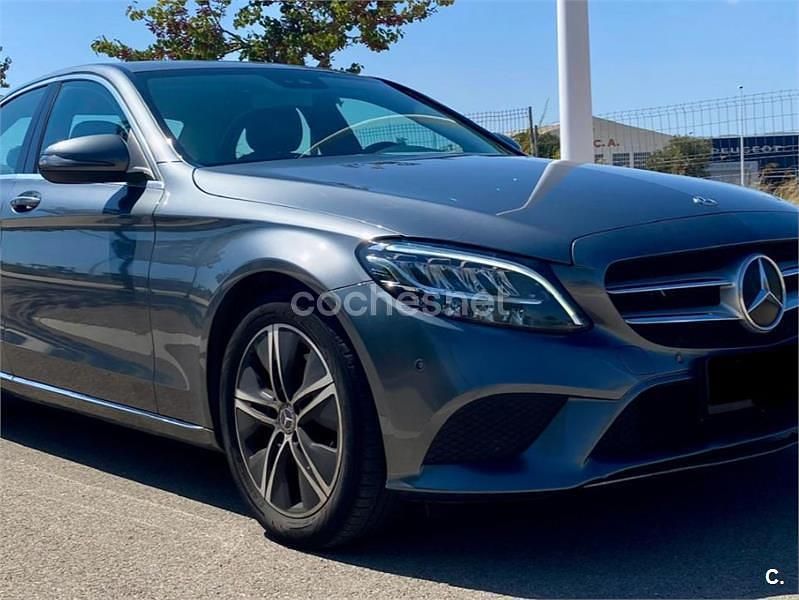 Usado Mercedes C200 160 CV (117 kW) 2020 Gris / plata Berlina