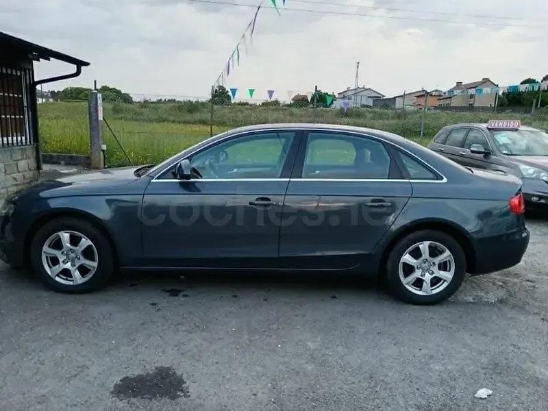 Usado Audi A4 143 CV (105 kW) 2010 Gris / plata Berlina