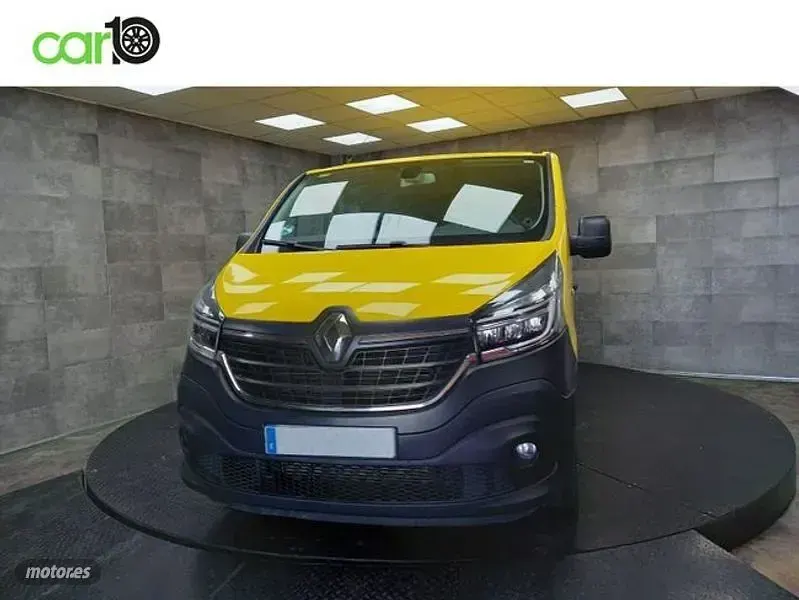 Usado Renault Trafic 95 CV (69 kW) 2019 Amarillo Monovolumen