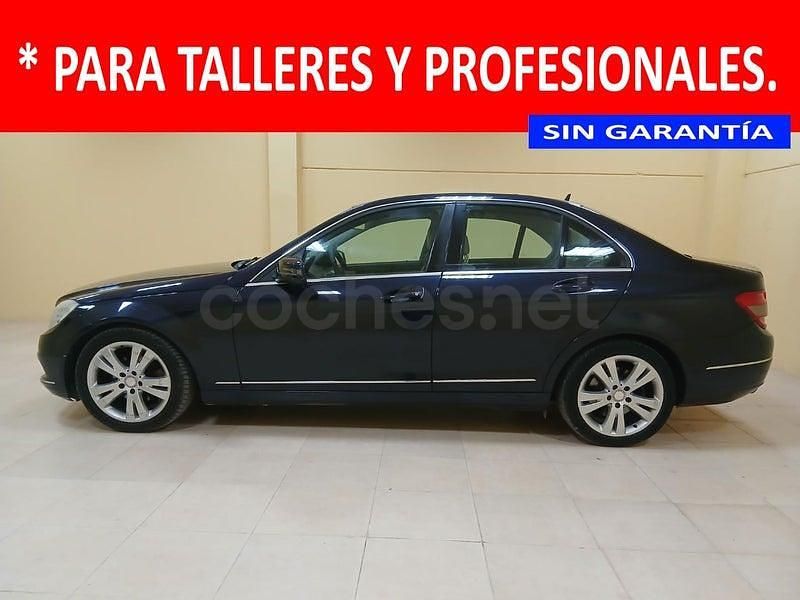 Usado Mercedes C200 Avantgarde 136 CV (100 kW) 2010 Azul Berlina
