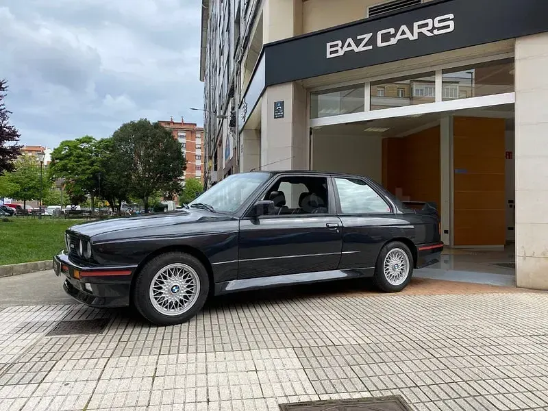 Usado BMW M3 215 CV (158 kW) 1989 Negro Berlina