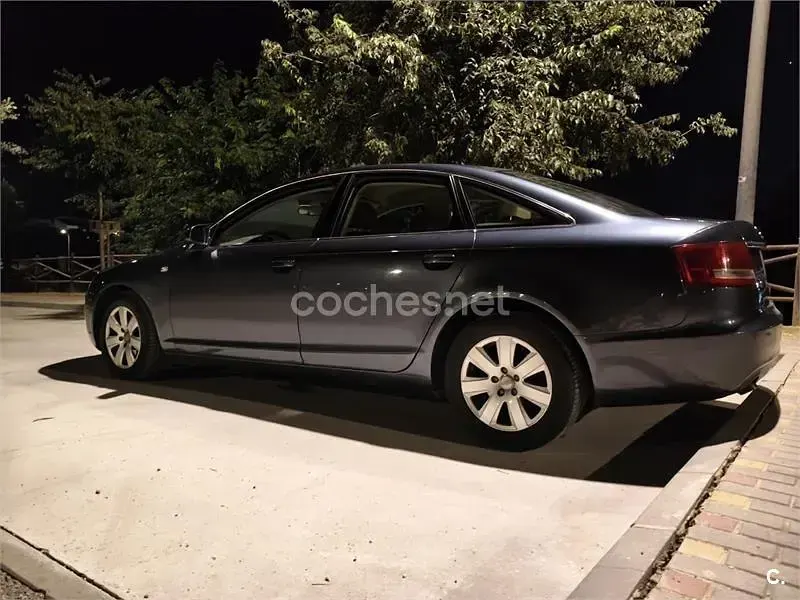 Usado Audi A6 180 CV (132 kW) 2005 Gris / plata Familiar