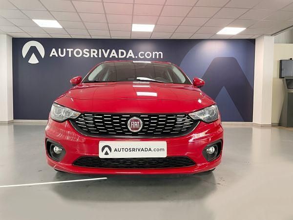 Usado Fiat Tipo Life 95 CV (69 kW) 2021 Rojo passione (sólido) Familiar