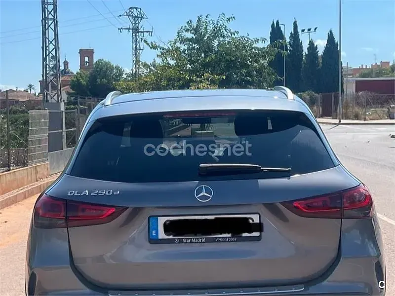 Usado Mercedes GLA250 218 CV (160 kW) 2023 Gris / plata SUV