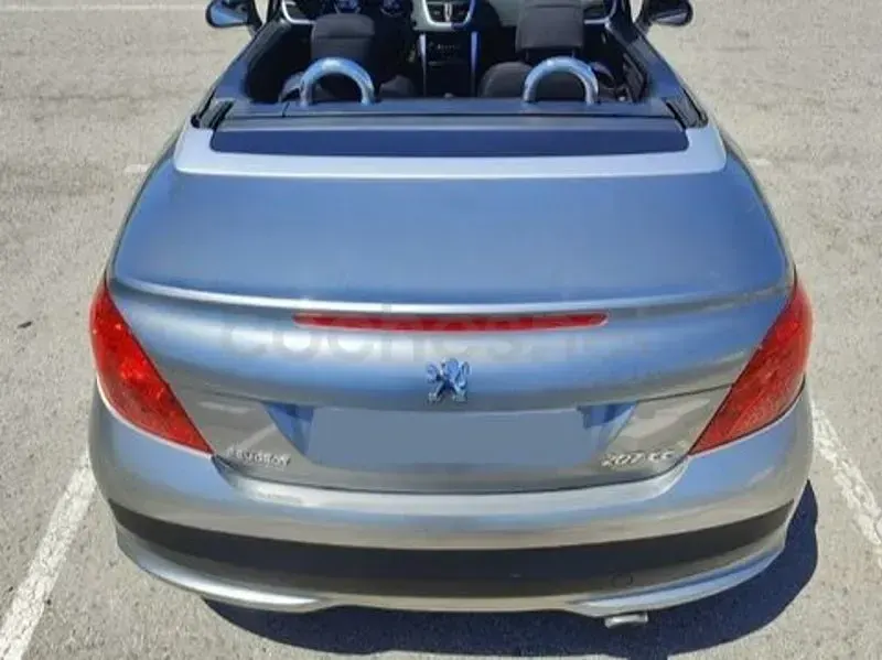 Usado Peugeot 207 CC Sport 110 CV (80 kW) 2008 Gris / plata Descapotable