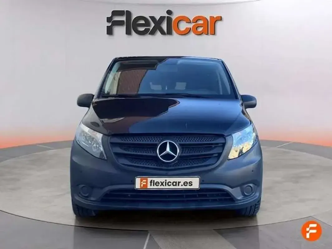 Usado Mercedes Vito 136 CV (100 kW) 2023 Negro Van