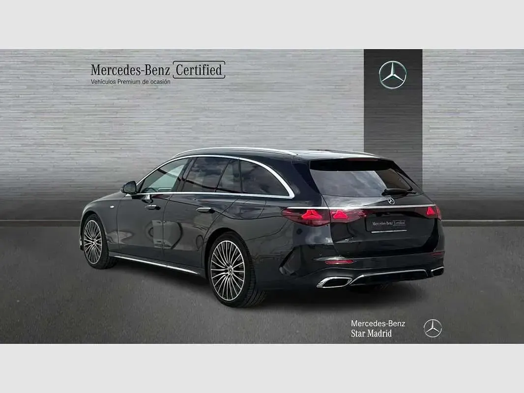 Usado Mercedes E300 313 CV (230 kW) 2026 Gris Familiar