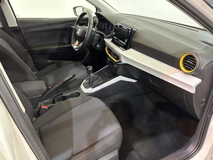 Usado Seat Arona Style 115 CV (84 kW) 2024 Blanco SUV