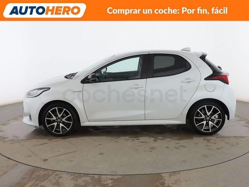 Usado Toyota Yaris Hybrid Style 116 CV (85 kW) 2020 Blanco Berlina
