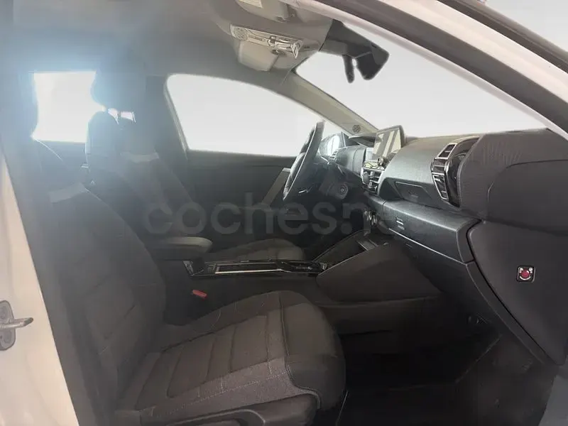 Usado Citroën C4 Feel 130 CV (95 kW) 2022 Blanco Berlina