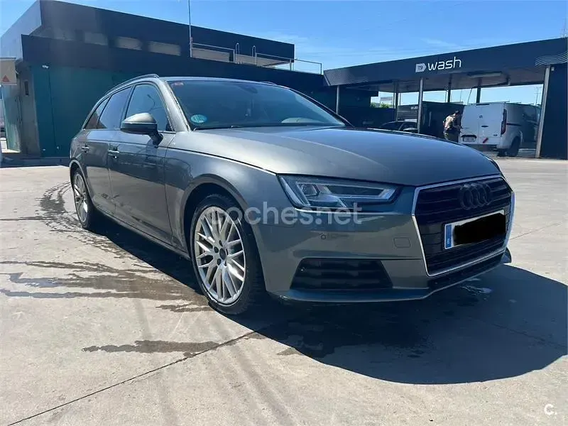 Usado Audi A4 S-Line 190 CV (139 kW) 2018 Gris / plata Familiar