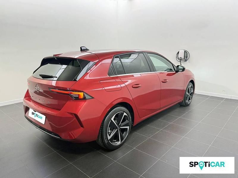 Usado Opel Astra Elegance 130 CV (95 kW) 2024 Rojo Berlina