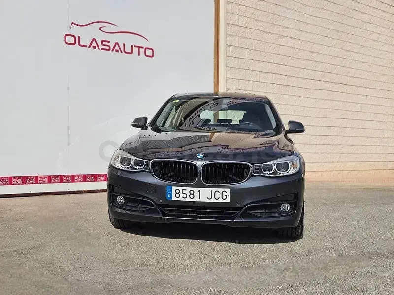 Käytetty BMW 318 Gran Turismo Comfort Edition 150 HP (110 kW) 2015 Harmaa Sedan