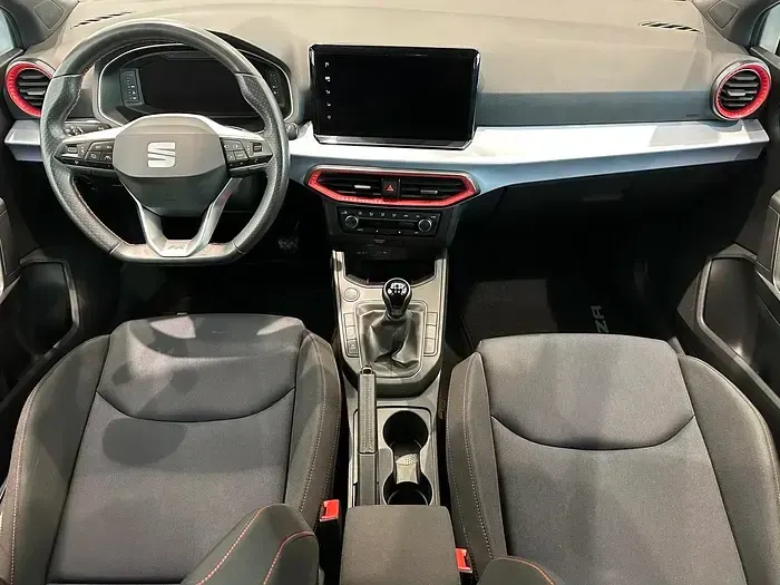 Usado Seat Ibiza FR 115 CV (84 kW) 2025 Negro Utilitario