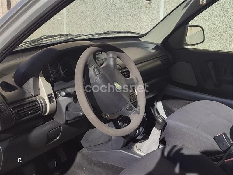 Usado Land Rover Freelander S 112 CV (82 kW) 2005 Gris / plata SUV