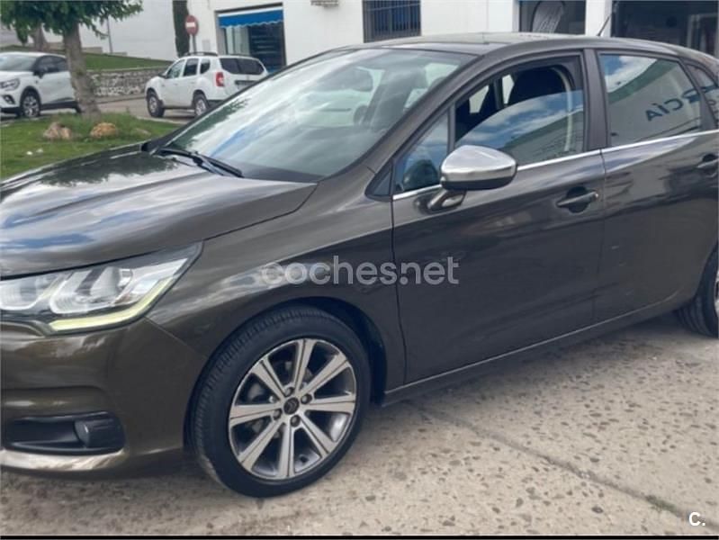 Usado Citroën C4 Feel 99 CV (72 kW) 2016 Verde Berlina