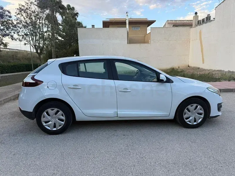 Usado Renault Mégane Bose Edition 110 CV (80 kW) 2015 Blanco Berlina