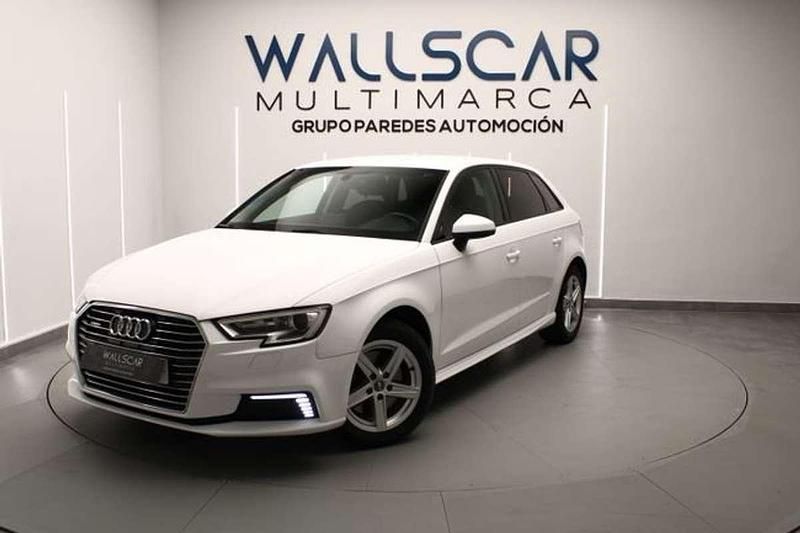 Usado Audi A3 Sportback e-tron Premium 204 CV (150 kW) 2017 Blanco Utilitario