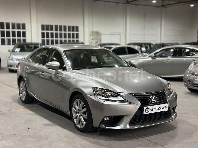 Gris / plata Usado 2016 Lexus IS300h Luxury Line Berlina | 20.990 € (Precio justo) - Imagen 1/4