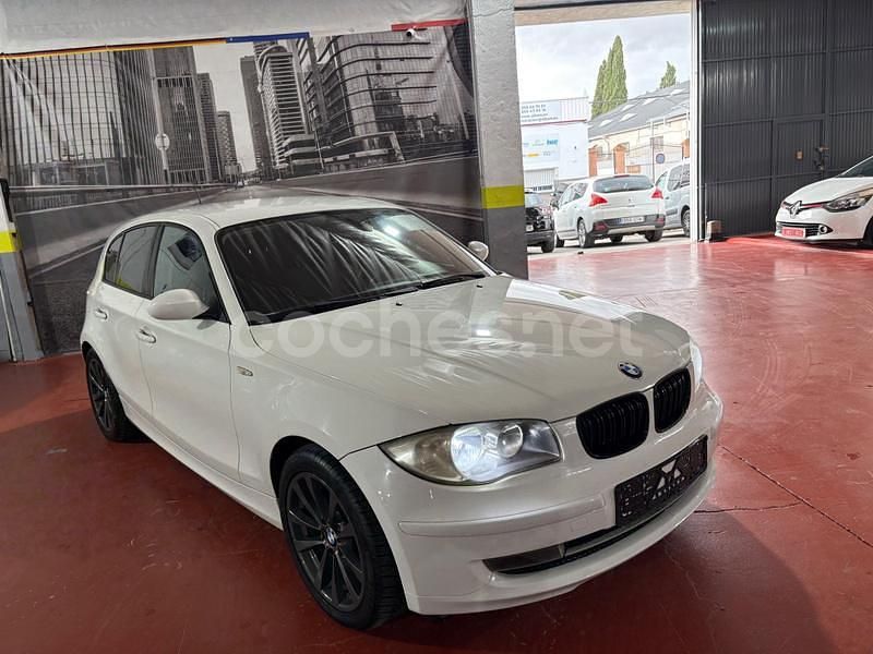 Blanco Usado 2010 BMW 118 Comfort Edition Utilitario | 7000 € (Precio justo) - Imagen 1/4