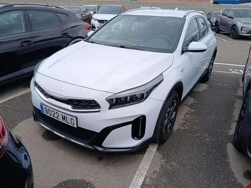 Usado Kia XCeed 136 CV (100 kW) 2023 Blanco SUV