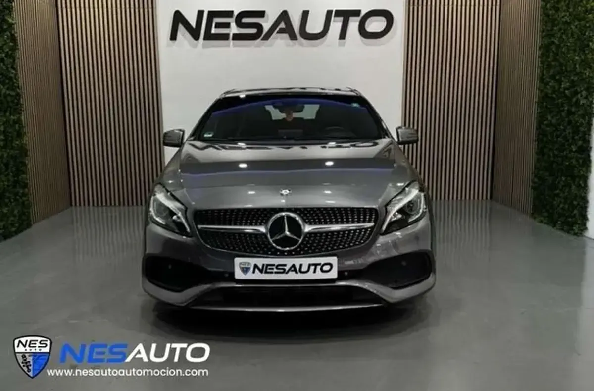 Usado Mercedes A200 AMG line 156 CV (114 kW) 2015 Gris Utilitario