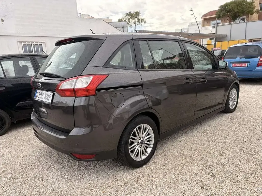 Usado Ford C-MAX S 120 CV (88 kW) 2018 Gris Monovolumen