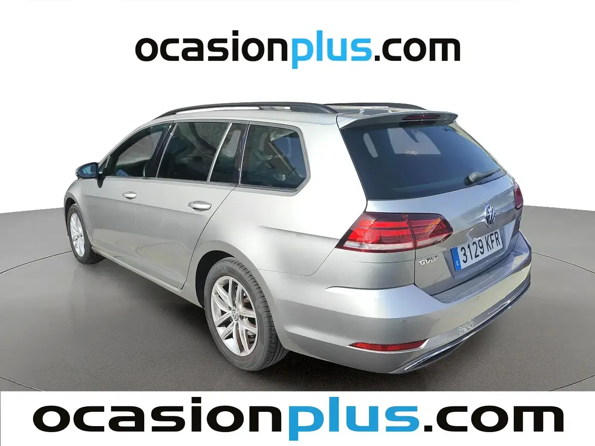 Usado VW Golf Sportsvan Advance 115 CV (84 kW) 2017 Gris plata Monovolumen