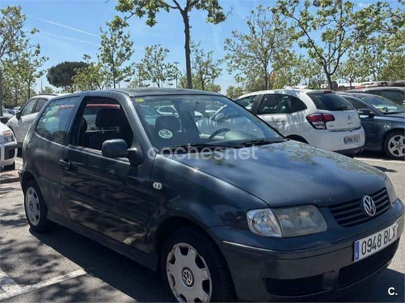 Usado VW Polo Trendline 75 CV (55 kW) 2001 Azul Berlina