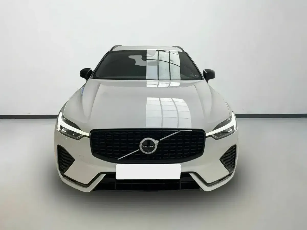 Usado Volvo XC60 Plus 250 CV (183 kW) 2024 Blanco SUV