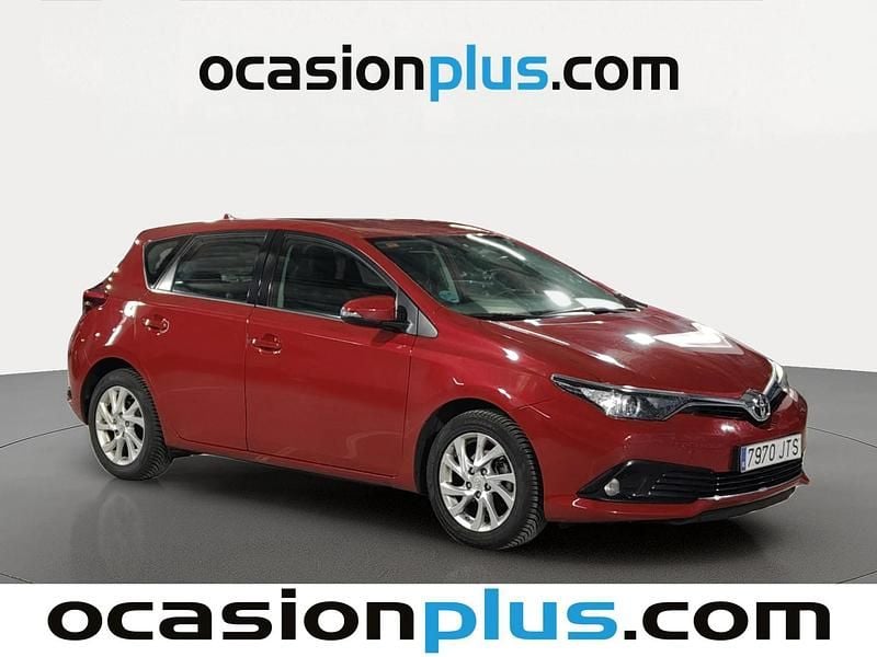 Usado Toyota Auris Active 116 CV (85 kW) 2016 Rojo Utilitario