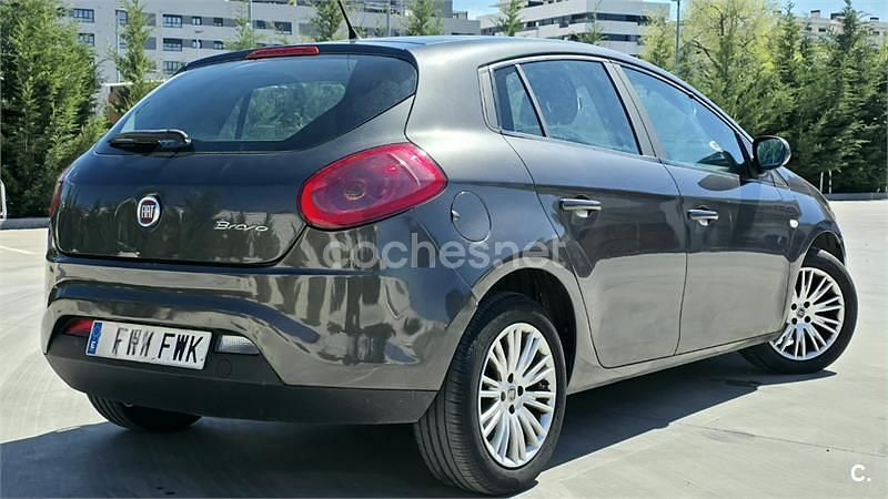 Usado Fiat Bravo Active 120 CV (88 kW) 2007 Gris / plata Utilitario