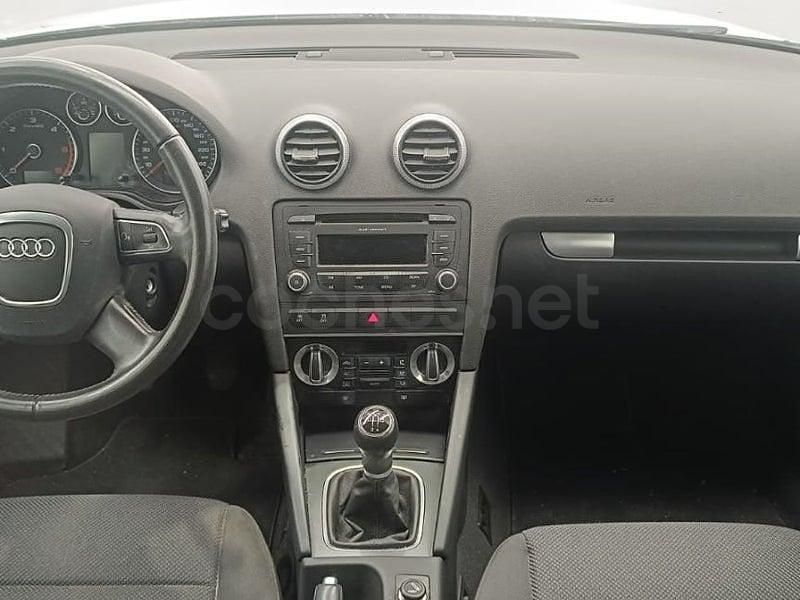Usado Audi A3 Attraction 105 CV (77 kW) 2010 Blanco Utilitario