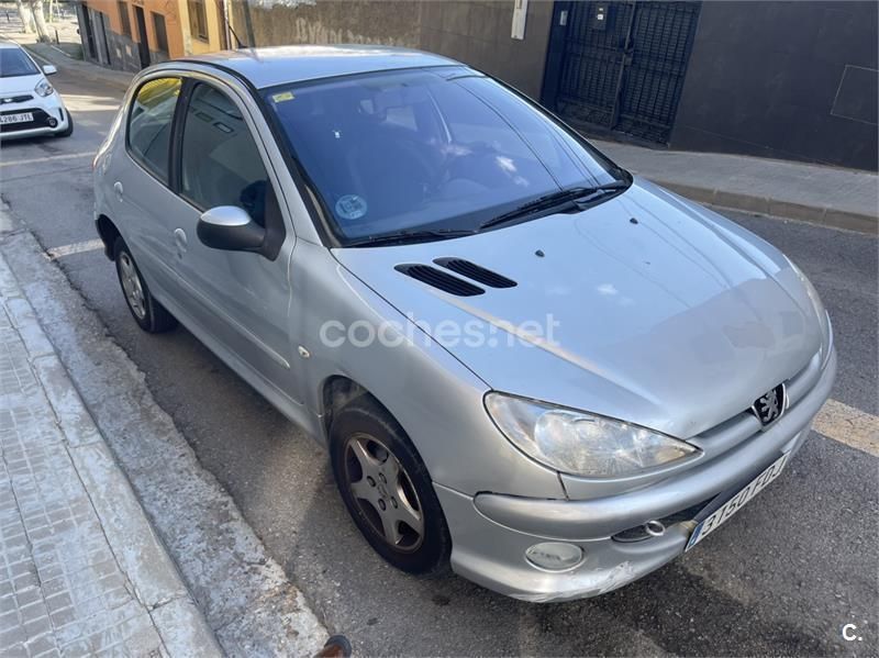 Gris / plata Usado 2006 Peugeot 206 Berlina | 2850 € (Precio justo) - Imagen 1/4