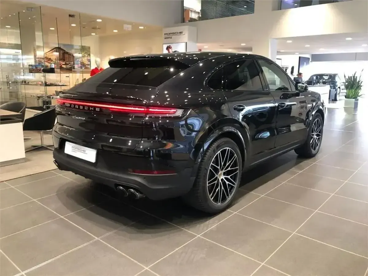 Usado Porsche Cayenne E-Hybrid 470 CV (345 kW) 2025 Negro SUV