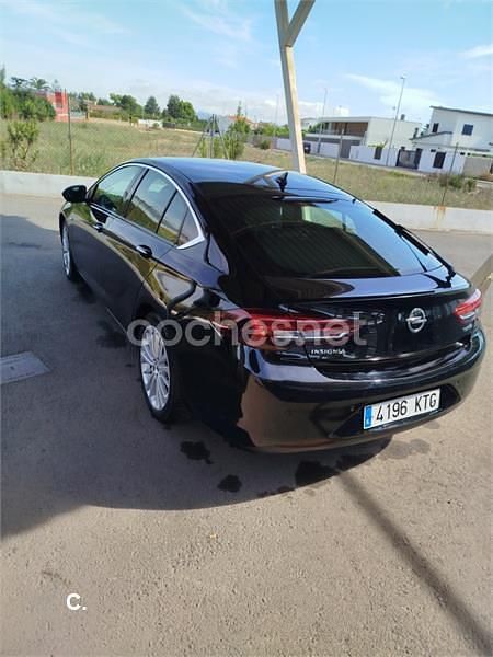 Usado Opel Insignia Selective 140 CV (102 kW) 2019 Azul Berlina