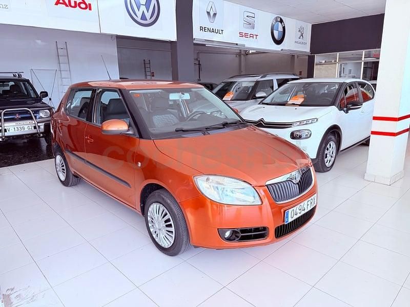 Usado Skoda Fabia 64 HP (47 kW) 2007 Laranja Sedan