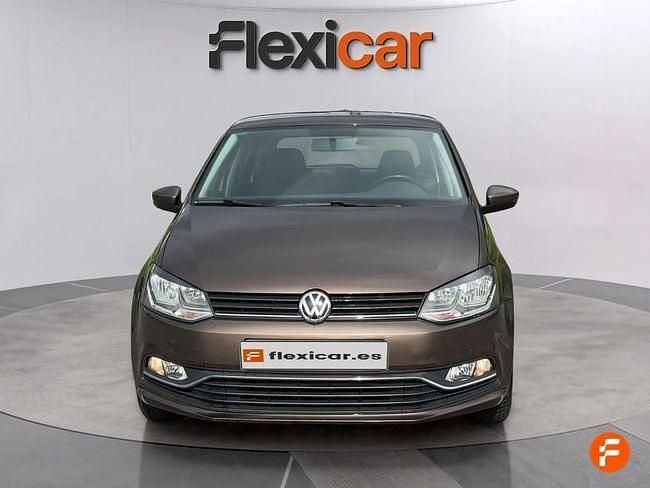Usado VW Polo Advance 90 CV (66 kW) 2017 Marrón Berlina