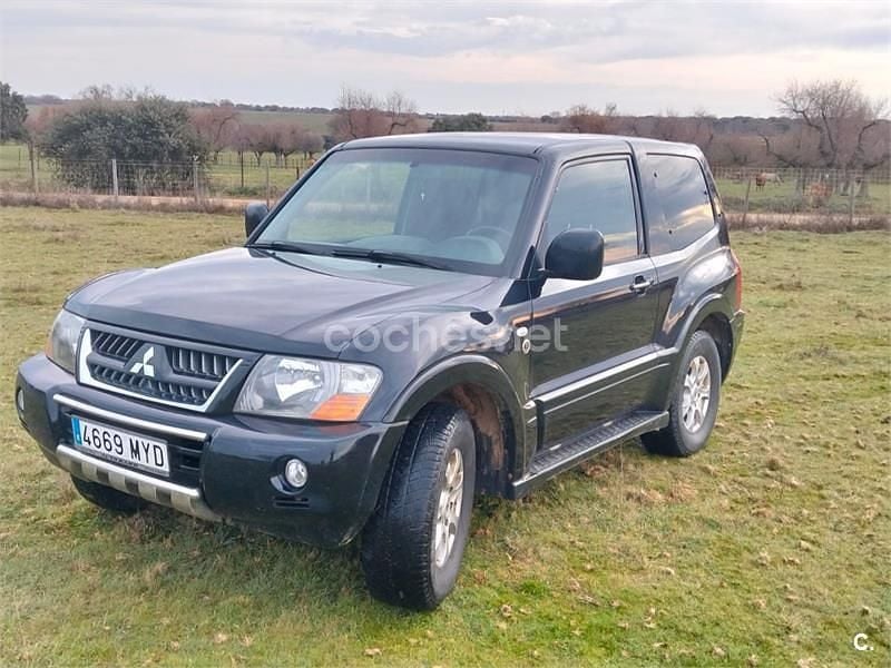 Negro Usado 2007 Mitsubishi Montero Intense SUV | 12.400 € - Imagen 1/4