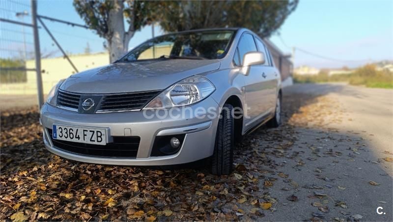 Usado Nissan Tiida Pack 105 CV (77 kW) 2008 Gris / plata Berlina