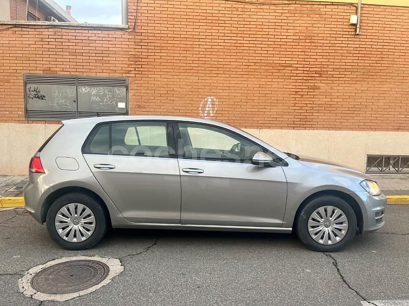 Usado VW Golf VII Edition 105 CV (77 kW) 2013 Beige Berlina