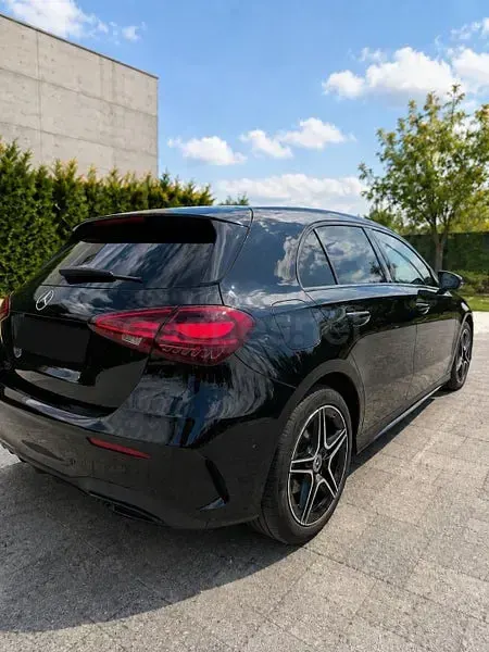 Usado Mercedes A250 218 CV (160 kW) 2024 Negro Berlina