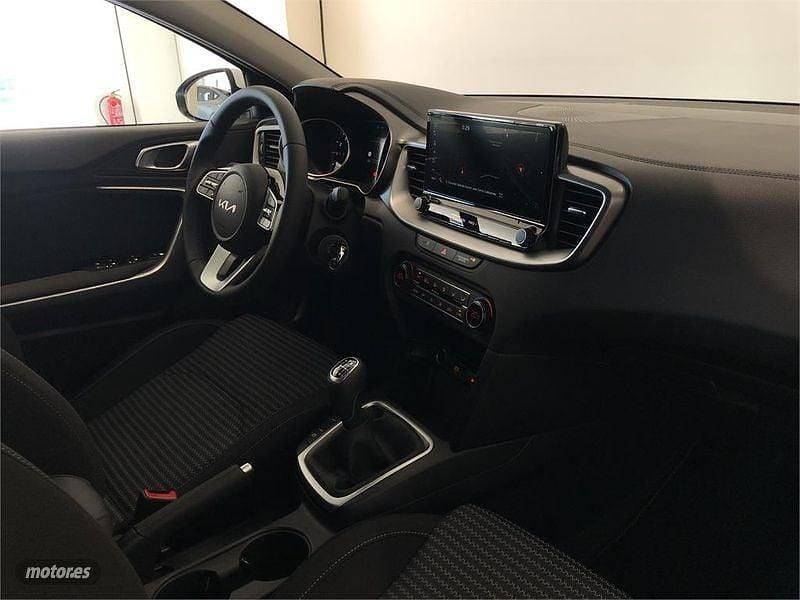 Nuevo Kia XCeed 100 CV (73 kW) 2025 Blanco SUV