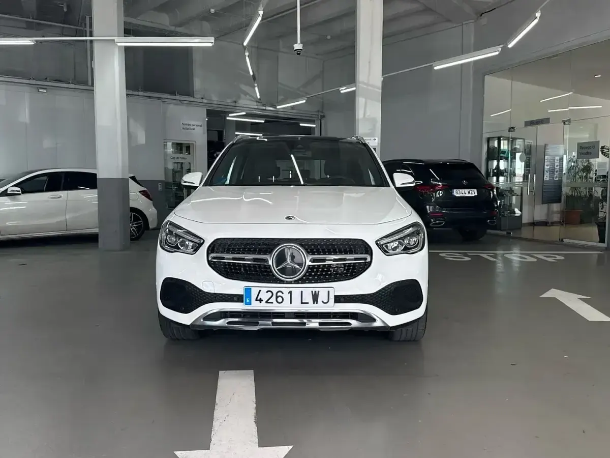 Usado Mercedes GLA250 Progressive 218 CV (160 kW) 2021 Blanco SUV