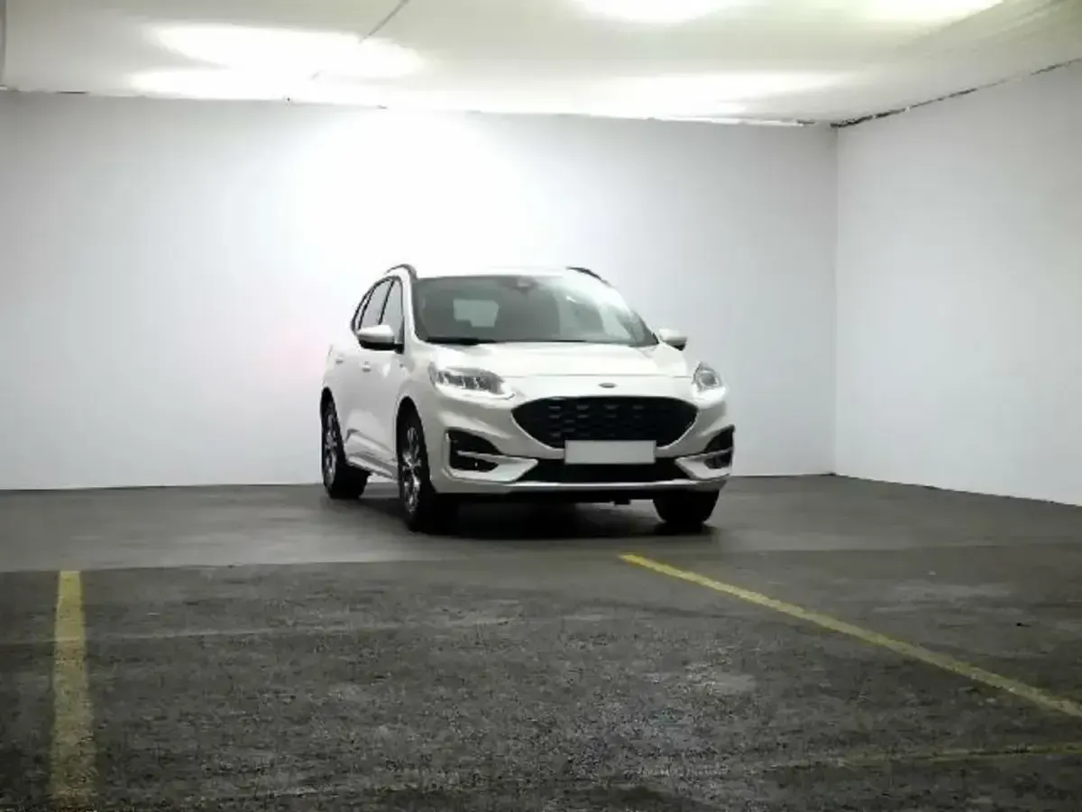 Usado Ford Kuga ST-Line 120 CV (88 kW) 2022 Blanco SUV