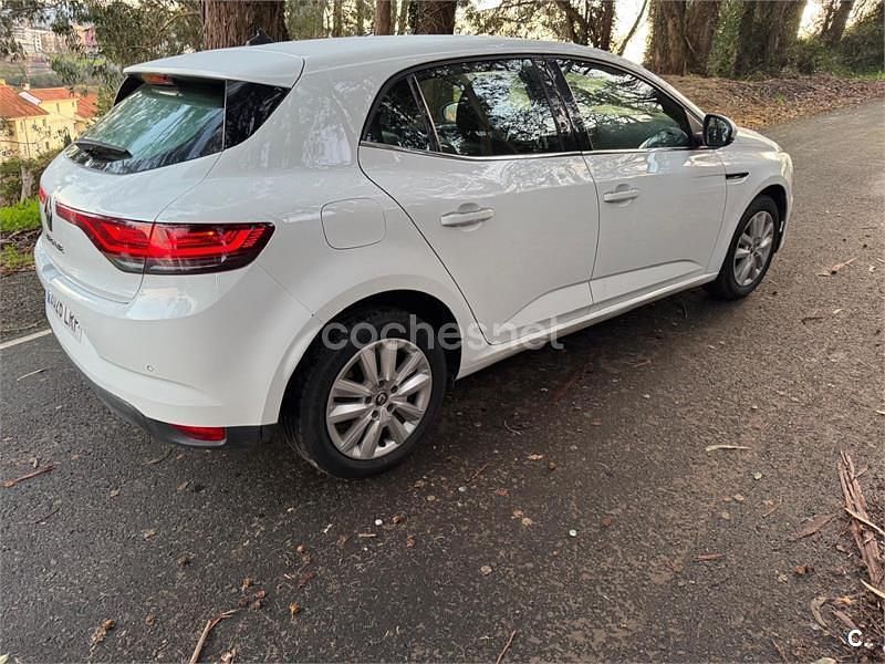 Usado Renault Mégane IV Intens 115 CV (84 kW) 2021 Blanco Berlina
