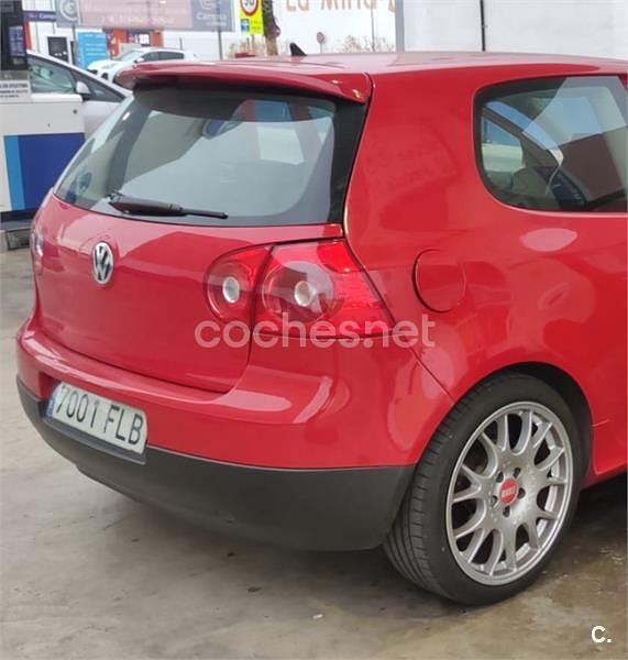 Usado VW Golf V Sportline 140 CV (102 kW) 2007 Rojo Berlina