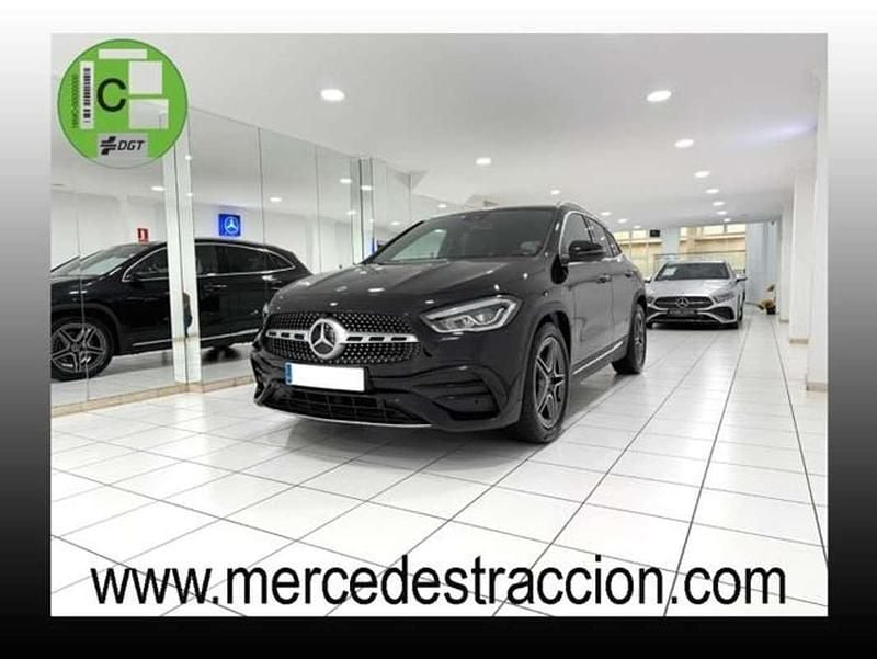Usado Mercedes GLA200 163 CV (119 kW) 2020 Negro SUV