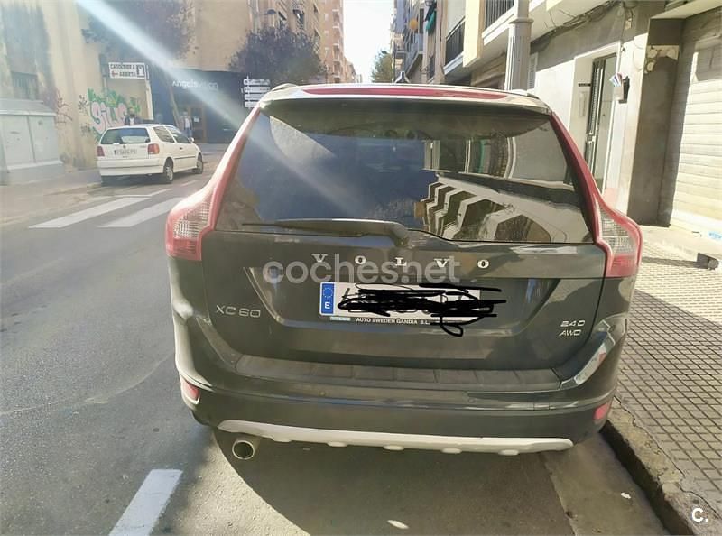 Negro Usado 2009 Volvo XC60 Summum SUV | 10.500 € (Precio justo) - Imagen 1/4