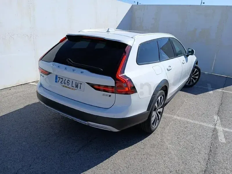 Usado Volvo V90 CC 235 CV (172 kW) 2021 Blanco Familiar